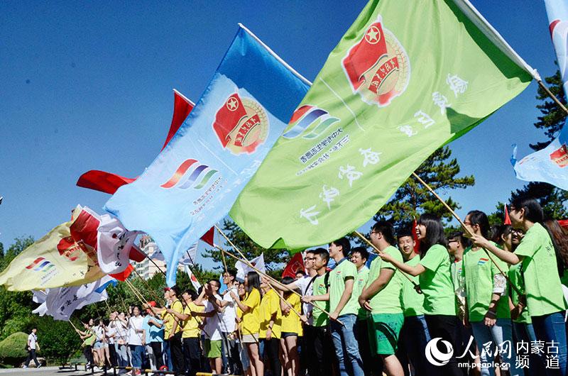 内蒙古:6500支大中专学生服务团队赴基层三下
