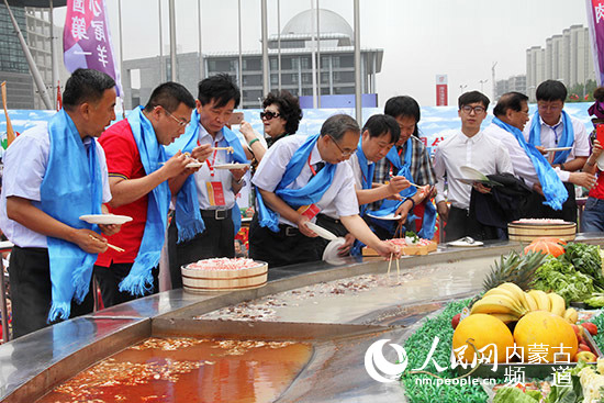 内蒙古第五届中俄蒙国际美食文化节：300道名菜齐聚鹿城