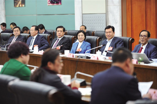 认真研究充分吸纳代表意见建议 进一步加强和