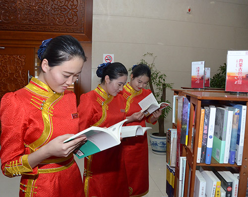 內蒙古圖書館連續三年助力“兩會”