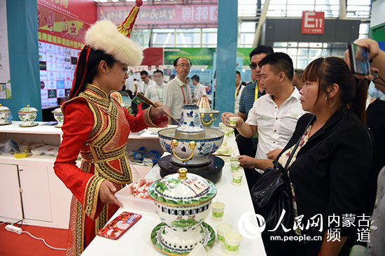 中国绿色食品博览会在内蒙古包头开幕(图2)