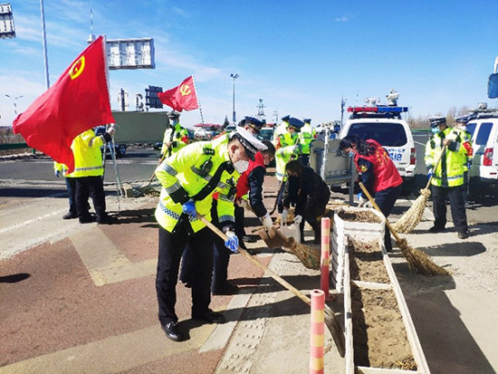 自治区直属机关工委组织开展爱国卫生运动