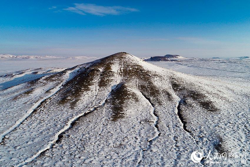 烏蘭哈達火山群7號火山景色（無人機照片）。