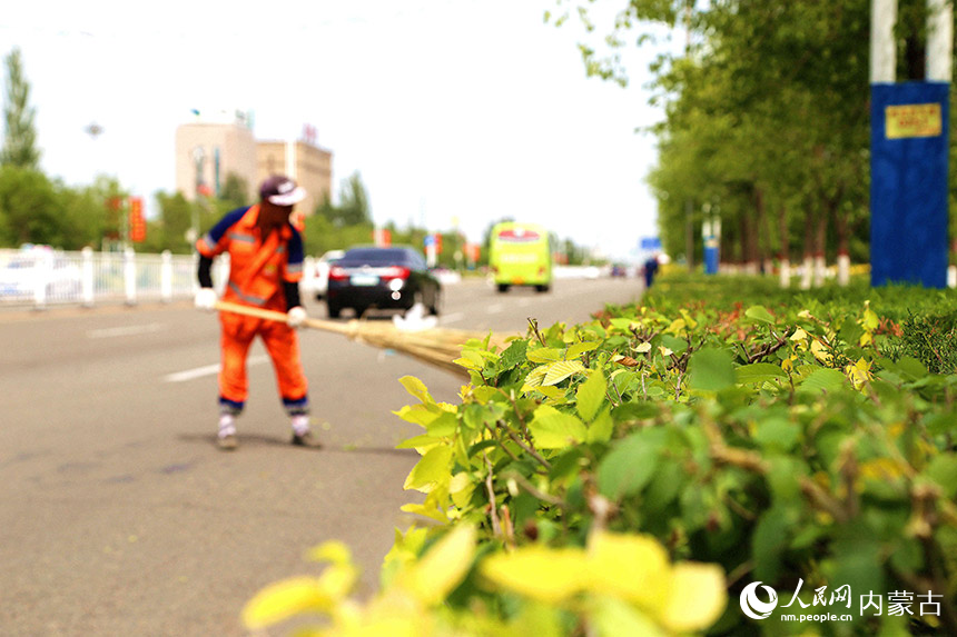 干淨整潔的街道。烏力更攝