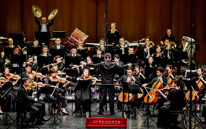 內蒙古呼和浩特：大型交響音樂會“最美旋律獻給你”上演