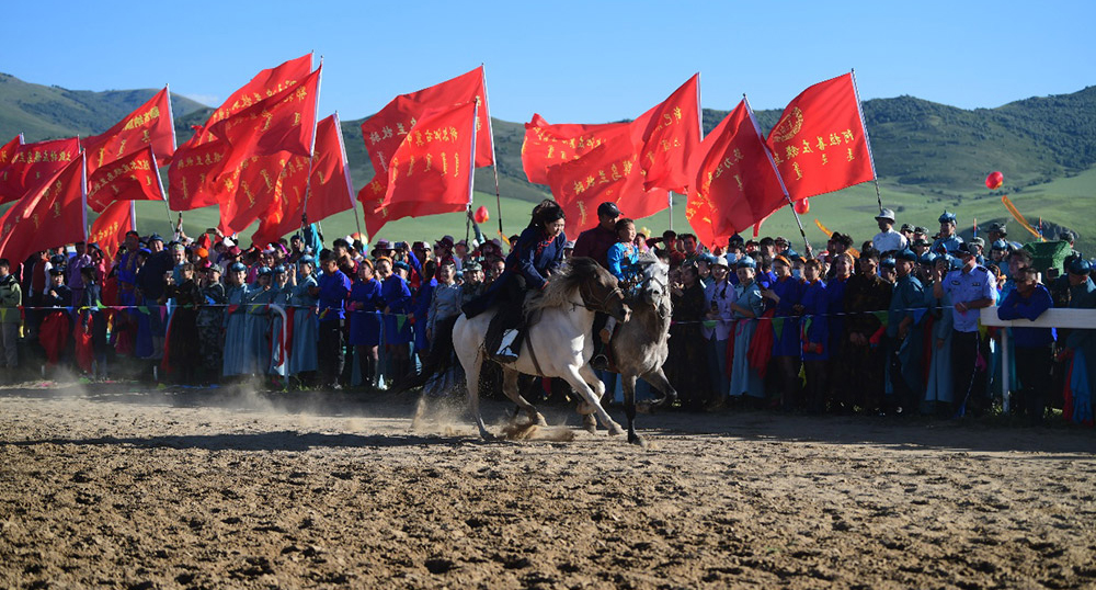 第九届内蒙古自治区乌兰牧骑艺术节暨2022·兴安盟那达慕开幕式