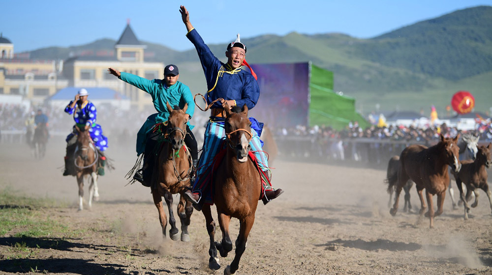 第九届内蒙古自治区乌兰牧骑艺术节暨2022·兴安盟那达慕开幕式