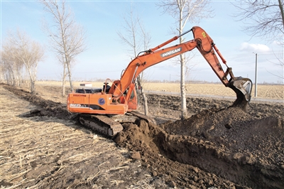 绰勒水利枢纽下游内蒙古灌区田间工程施工现场。