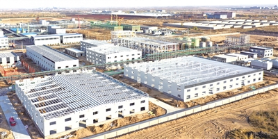 蒙泰东胜二期2×66万千瓦热电联产项目建设现场。