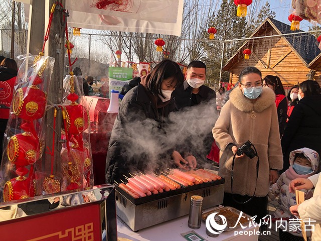 2023年乌审旗年货节现场。张愉华摄