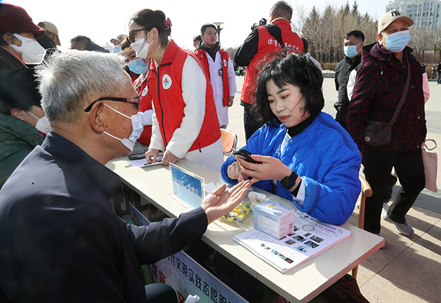 活动现场。李艺新摄