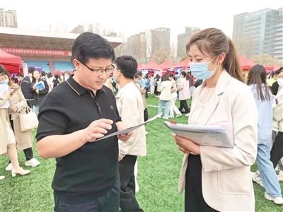 校园招聘活动走进国家“双一流”院校。