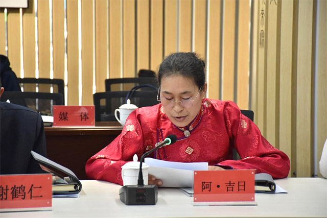 作家阿·吉日分享創作故事。實習生 拓宇婷攝