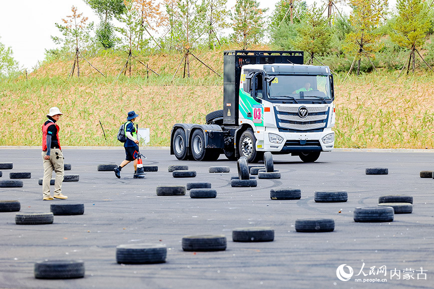 新能源商用車(綠電組)挑戰賽。中國新能源汽車耐力賽賽事組委會供圖