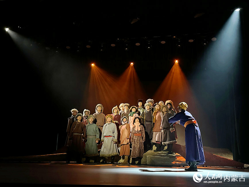 现场剧照 实习生 黄正 摄