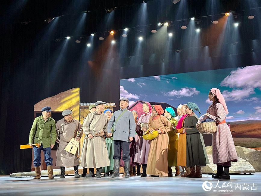 现场剧照 实习生 黄正 摄