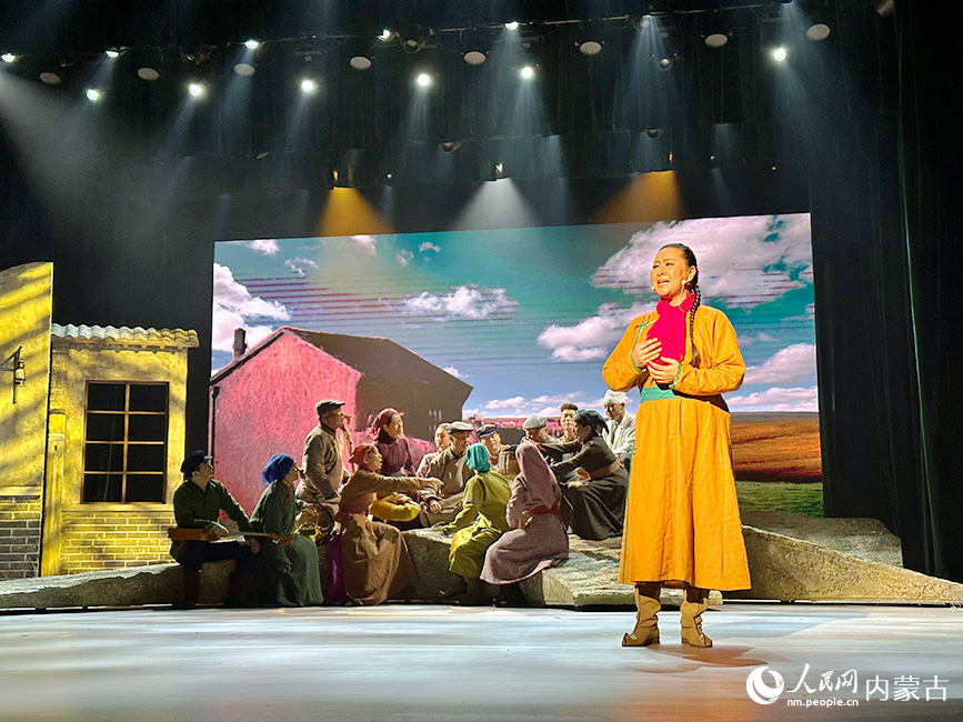 现场剧照 实习生 黄正 摄