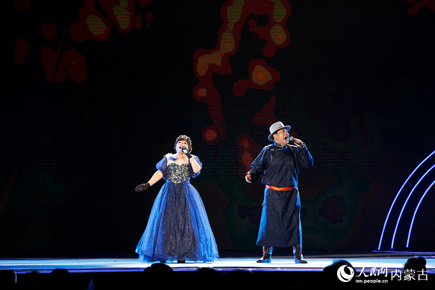 歌曲《昨夜星辰》 实习生 刘佳宝 摄