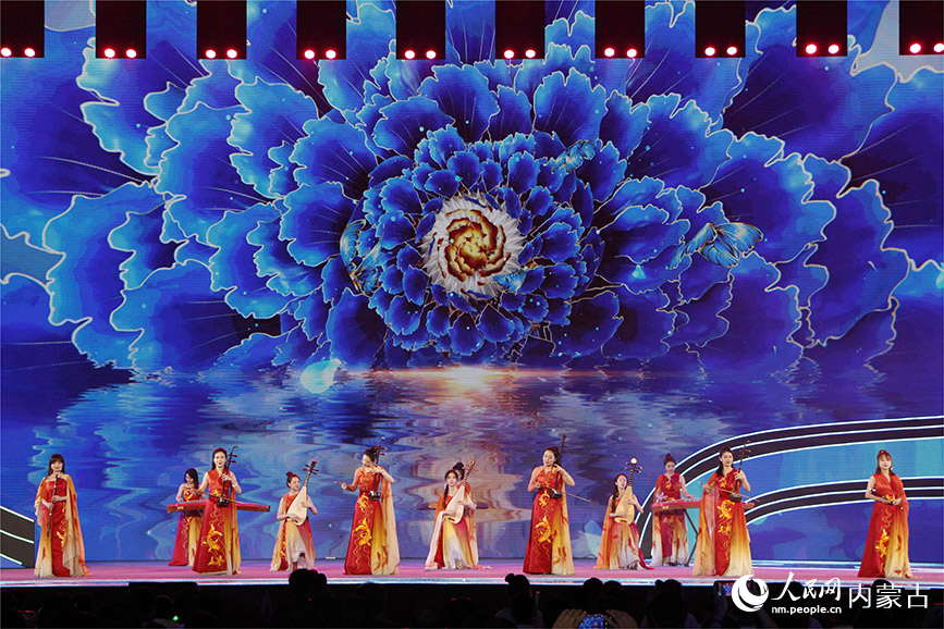 民乐演奏《国韵风华》 实习生 刘佳宝 摄