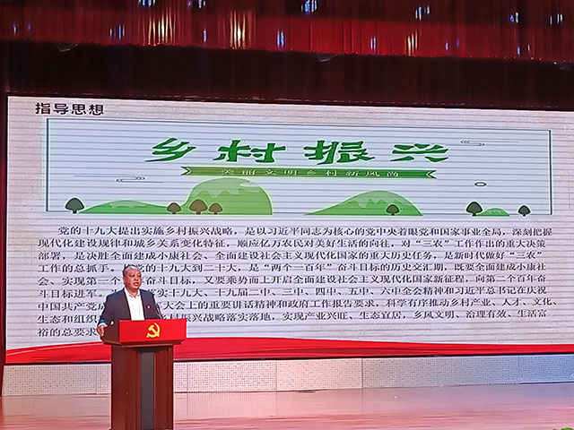 赛罕区组织开展村级党组织书记乡村振兴“擂台比武”讲演“大练兵” 