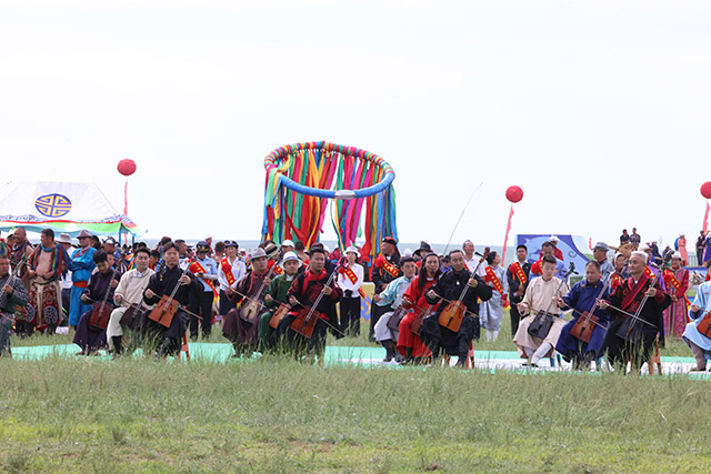 阿巴嘎旗第八屆人民那達慕上得精彩演出