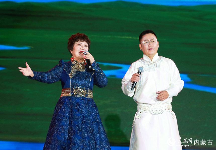 民歌大会歌舞《送亲歌》表演风采。石历增摄