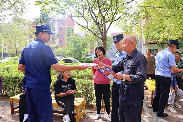 发放宣传资料