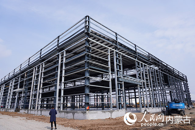 双杰电气新能源电力装备制造项目厂房正在建设中。实习生王泽桐摄