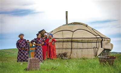 乌珠穆沁游牧人家。
