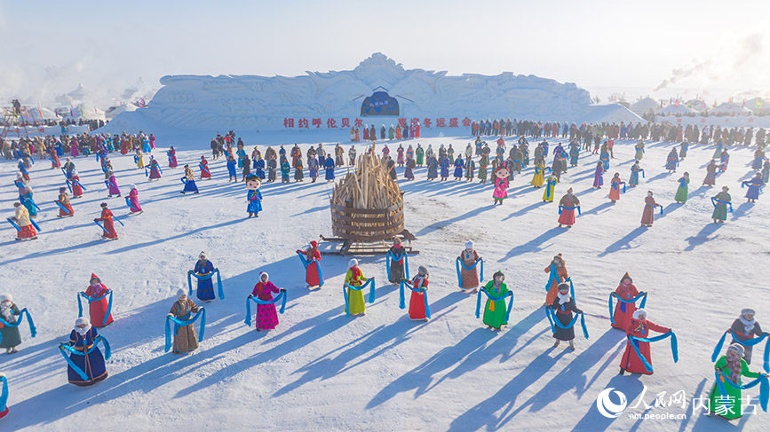 内蒙古自治区第二十届冰雪那达慕开幕式现场。乐炎摄