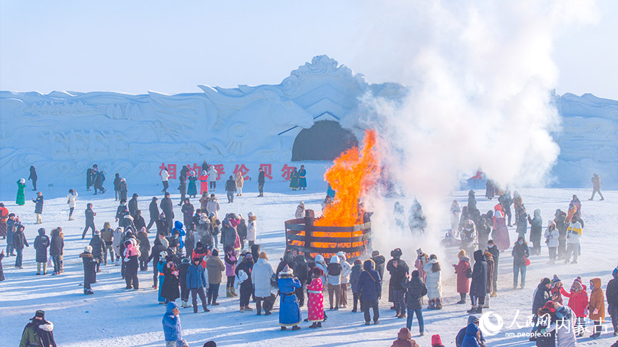 内蒙古自治区第二十届冰雪那达慕开幕式现场。乐炎摄