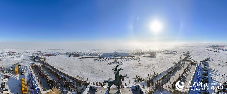 內蒙古自治區第二十屆冰雪那達慕在呼倫貝爾草原開幕。呂昊俊攝