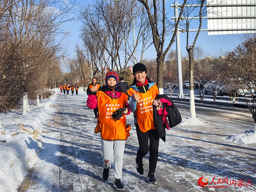 徒步迎新活动现场。人民网记者 赵梦月摄