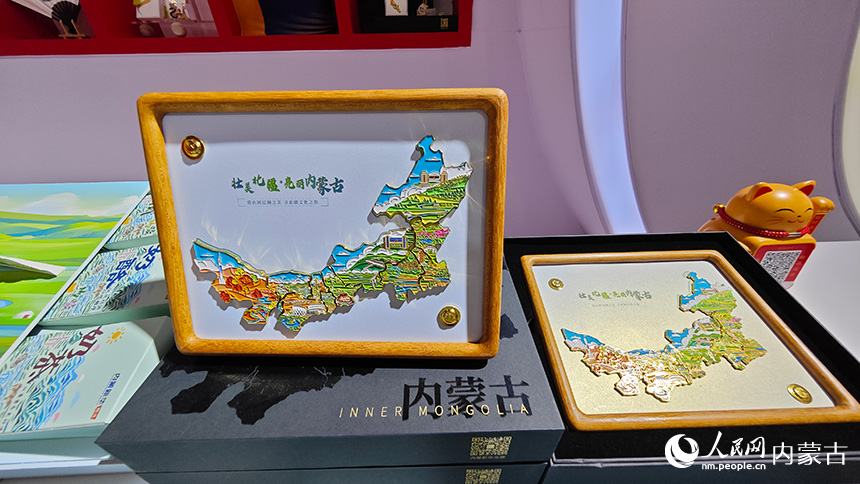 文博会现场展示的文创产品。人民网记者 张雪冬摄