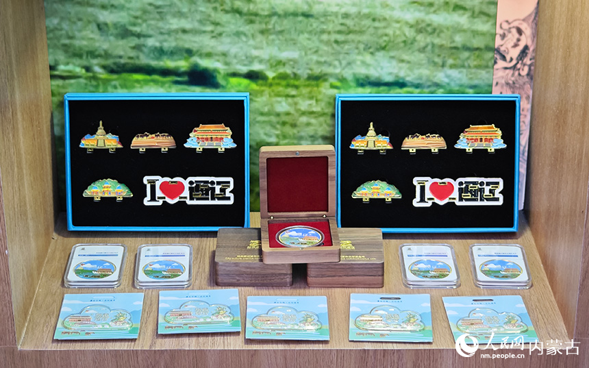 通辽展厅文创产品。人民网记者 张雪冬摄