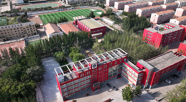 乌海市第四中学校区。唐子璐摄