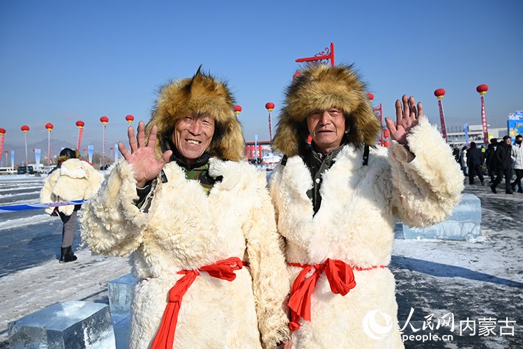 捕鱼队员合照。 实习生 李子荟摄