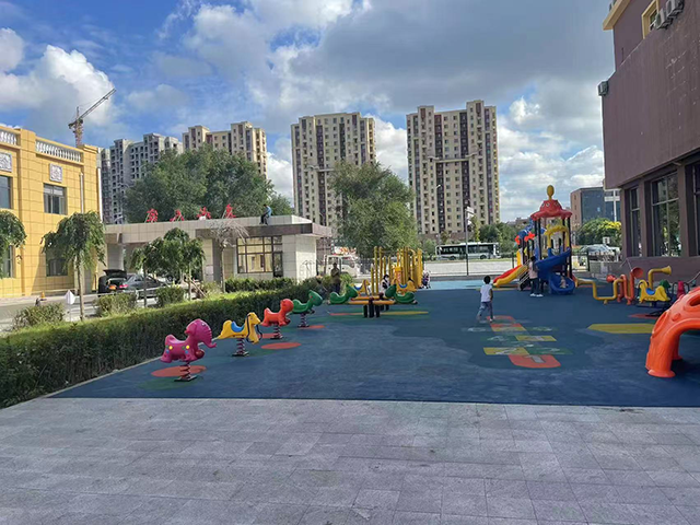 老旧小区增设休闲活动场所。谢琳摄