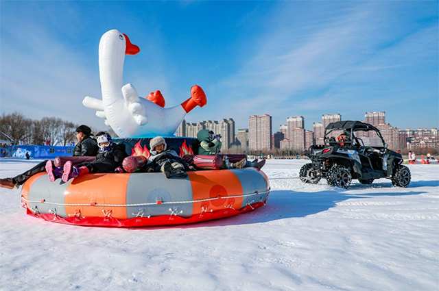 西遼河冰雪大世界，感受通遼冰雪魅力。石曉博攝