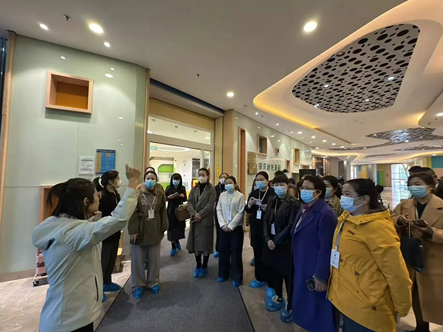 托育服务骨干正在进行学习。通辽市妇幼保健院供图