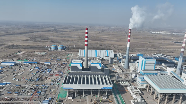 航拍通辽电投发电有限责任公司 2×350MW 智慧热电联产机组项目。佳华摄