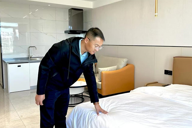东胜区打造的高品质人才公寓为韩文彪解决住房难题。