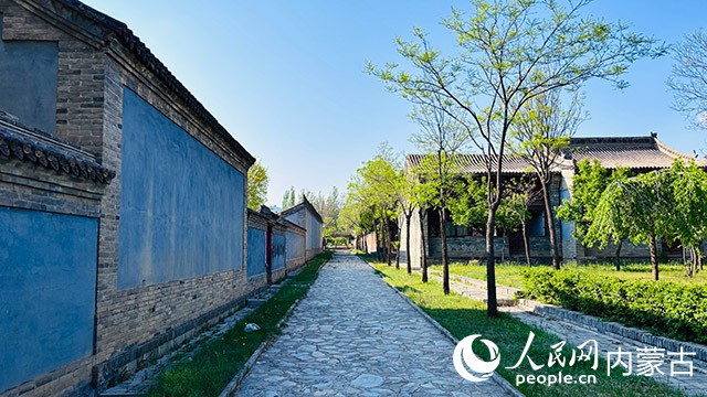 呼和浩特古城文化园。实习生 王瑞摄