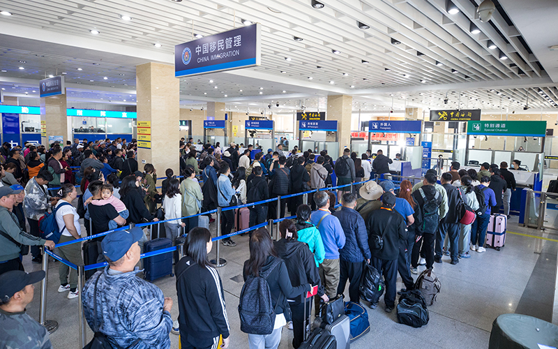 今年内蒙古二连浩特口岸出入境人员突破100万人次