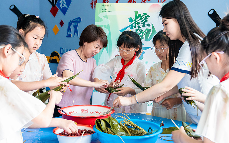 内蒙古呼和浩特：粽香童趣迎端午