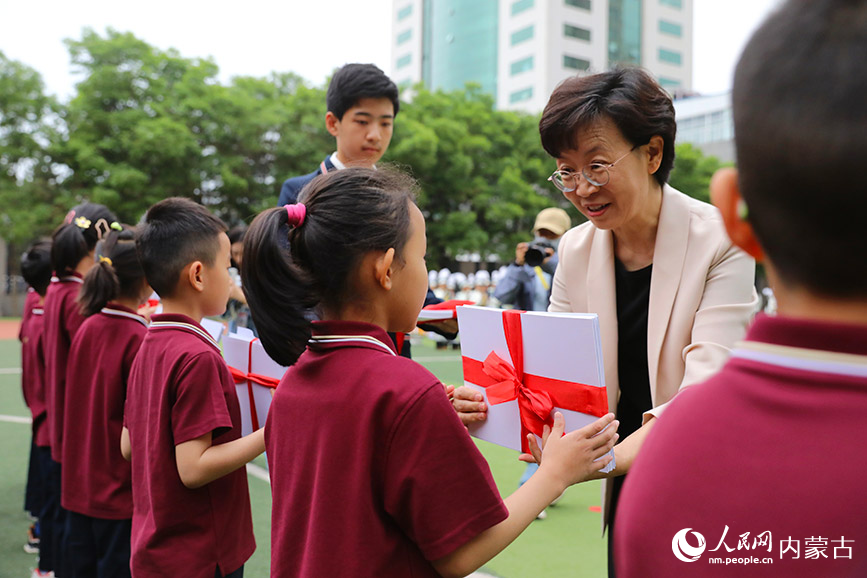 表彰“十虎少年”。人民网记者 李睿摄