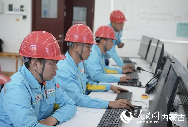 乌兰察布天然气首站调度中心。人民网记者 齐浩男摄