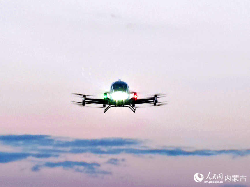 亿航智能无人驾驶航空器EH216-S首飞。实习生 秦语睿摄