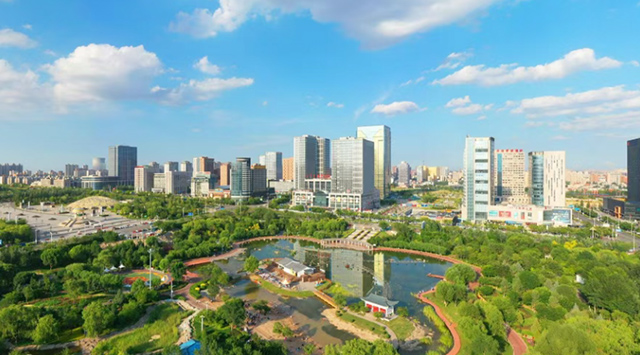 绿意织胜景。乔宝宁摄