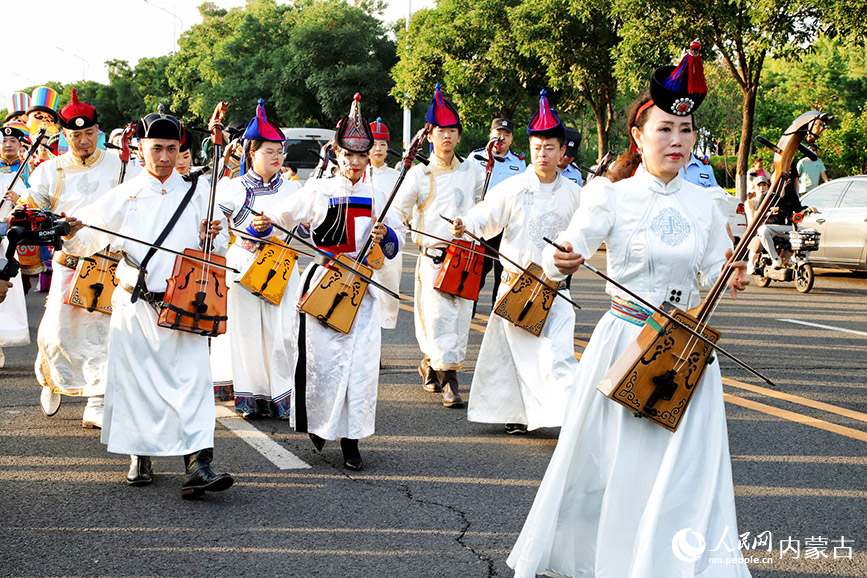 2025赛罕区第四届小草音乐季活动启幕。实习生 韩飞月摄